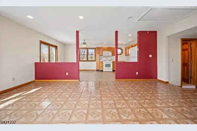 125 Merritt Ave, Bergenfield, NJ 07621 - Photo 23