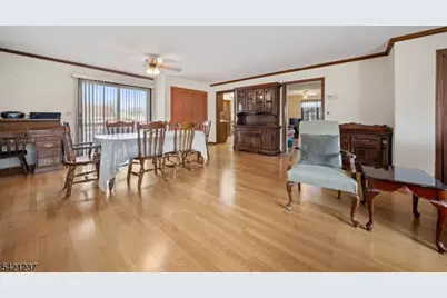 125 Merritt Ave, Bergenfield, NJ 07621 - Photo 7