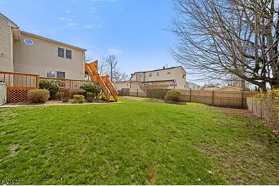 125 Merritt Ave, Bergenfield, NJ 07621 - Photo 33