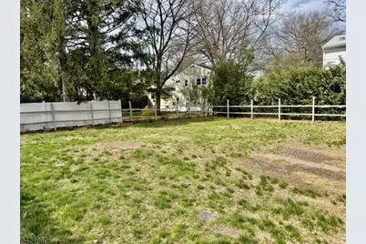 25 Huck Rd, Bloomfield, NJ 07003 - Photo 17