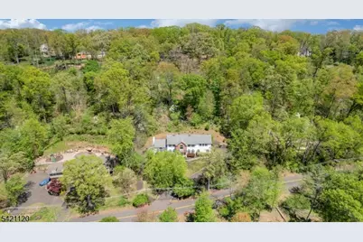 63 Twin Oaks Rd, Bridgewater, NJ 08807 - Photo 3