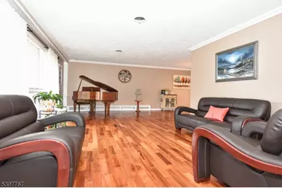 7 Jefferson Pl, Wayne, NJ 07470 - Photo 7