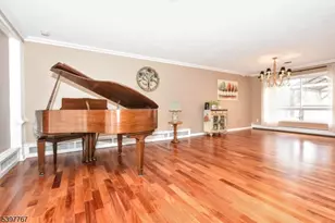 7 Jefferson Pl, Wayne, NJ 07470 - Photo 9