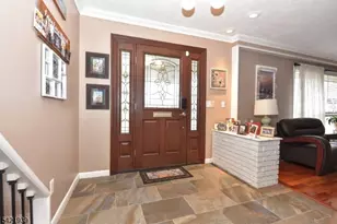 7 Jefferson Pl, Wayne, NJ 07470 - Photo 5