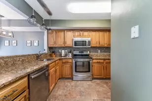 7 Quincy Ct, Bedminster Township, NJ 07921 - Photo 9