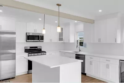 3 Pembroke Ln, Berkeley Township, NJ 08757 - Photo 9