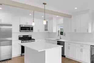 3 Pembroke Ln, Berkeley Township, NJ 08757 - Photo 9