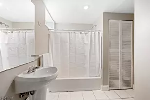 16 Ditmars Cir, Hillsborough Township, NJ 08844 - Photo 23