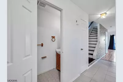 233 Spruce Ct, Raritan Township, NJ 08822 - Photo 7