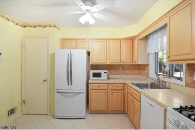 195 Mount Pleasant Ave, Rockaway Township, NJ 07866 - Photo 3