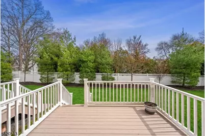 47 Harvey Ct, Clark Township, NJ 07066 - Photo 3