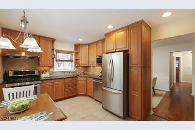 2108 Princeton Ave, Scotch Plains Township, NJ 07076 - Photo 11