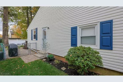 2108 Princeton Ave, Scotch Plains Township, NJ 07076 - Photo 23