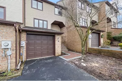 33 Stockton Ct, Parsippany, NJ 07950 - Photo 3