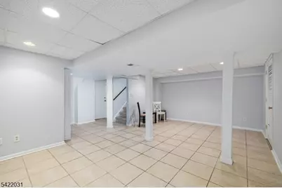 33 Stockton Ct, Parsippany, NJ 07950 - Photo 27