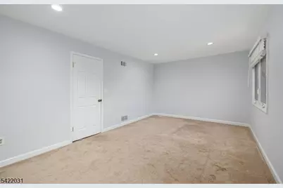 33 Stockton Ct, Parsippany, NJ 07950 - Photo 21