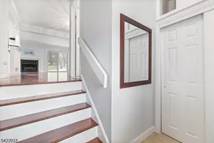 33 Stockton Ct, Parsippany, NJ 07950 - Photo 7