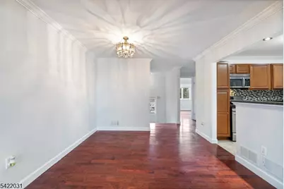 33 Stockton Ct, Parsippany, NJ 07950 - Photo 9