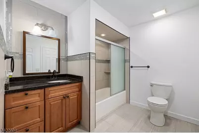 33 Stockton Ct, Parsippany, NJ 07950 - Photo 25