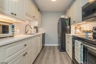 300 Main St, Little Falls Township, NJ 07424 - Photo 13