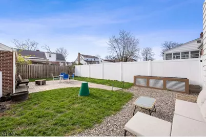 522 Thompson Ave, Roselle, NJ 07203 - Photo 33