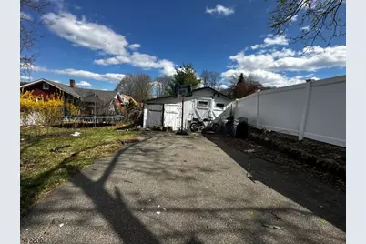 126 Bartholdi Ave, Butler, NJ 07405 - Photo 5