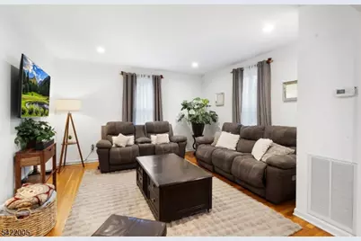 60 Searing St, Dover, NJ 07801 - Photo 9