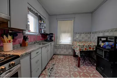 532 W Broadway, Haledon, NJ 07508 - Photo 11