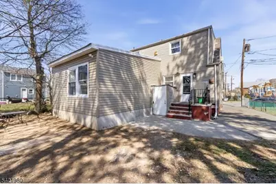 129 Oxford St, Paterson, NJ 07522 - Photo 3