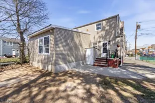 129 Oxford St, Paterson, NJ 07522 - Photo 3