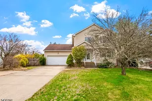 1313 Dukes Pkwy E, Manville, NJ 08835 - Photo 3