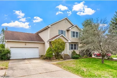 1313 Dukes Pkwy E, Manville, NJ 08835 - Photo 1