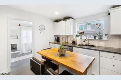 60 Searing St, Dover, NJ 07801 - Photo 5