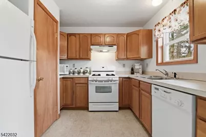 7225 Winnebago Dr, Pennsylvania, NJ 18347 - Photo 5