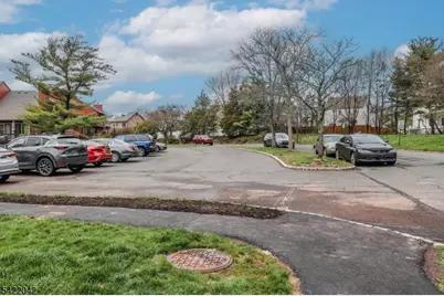498 Auten Rd 2D, Hillsborough Township, NJ 08844 - Photo 5