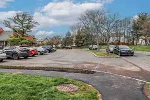 498 Auten Rd 2D, Hillsborough Township, NJ 08844 - Photo 5