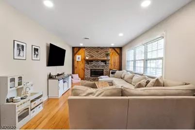 719 Brooklyn Ave, Raritan, NJ 08869 - Photo 7