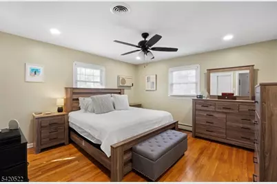 719 Brooklyn Ave, Raritan, NJ 08869 - Photo 15