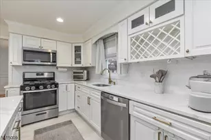 314 Carteret Terrace, City Of Orange Twp., NJ 07050 - Photo 15