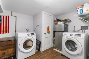 38 Hinsdale Pl, Newark, NJ 07104 - Photo 13