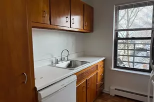 16 Roosevelt Pl, Montclair, NJ 07042 - Photo 3