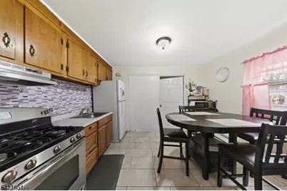 1046 E 26th St, Paterson, NJ 07513 - Photo 25