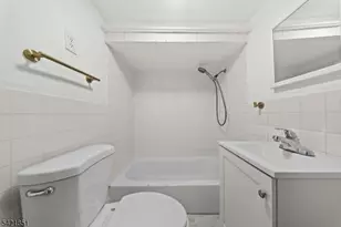 1046 E 26th St, Paterson, NJ 07513 - Photo 31