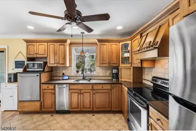 20 Lake View Dr, Byram Township, NJ 07821 - Photo 9