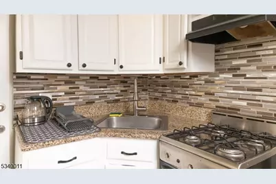 333 Forrest St, Jersey City, NJ 07304 - Photo 25