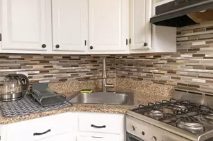 333 Forrest St, Jersey City, NJ 07304 - Photo 25