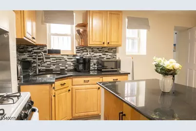 333 Forrest St, Jersey City, NJ 07304 - Photo 9