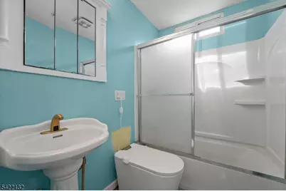 21 Helen, Moonachie, NJ 07074 - Photo 13