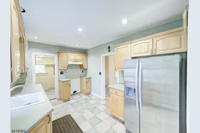 24 W Main St, Clinton, NJ 08809 - Photo 15