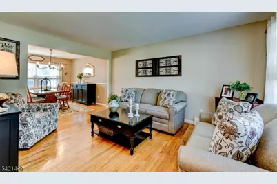 8 Loretta Ln, Jefferson Township, NJ 07438 - Photo 3